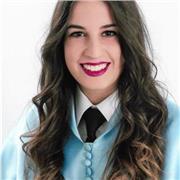 Profesora con ganas de que los niños aprendan se ofrece para dar clases particulares. Posibilidades de desplazamiento